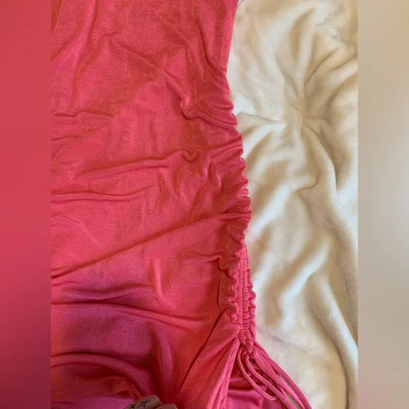 Pink sparkly body-con ruched dress with diamond hearts - Picture 4 of 8